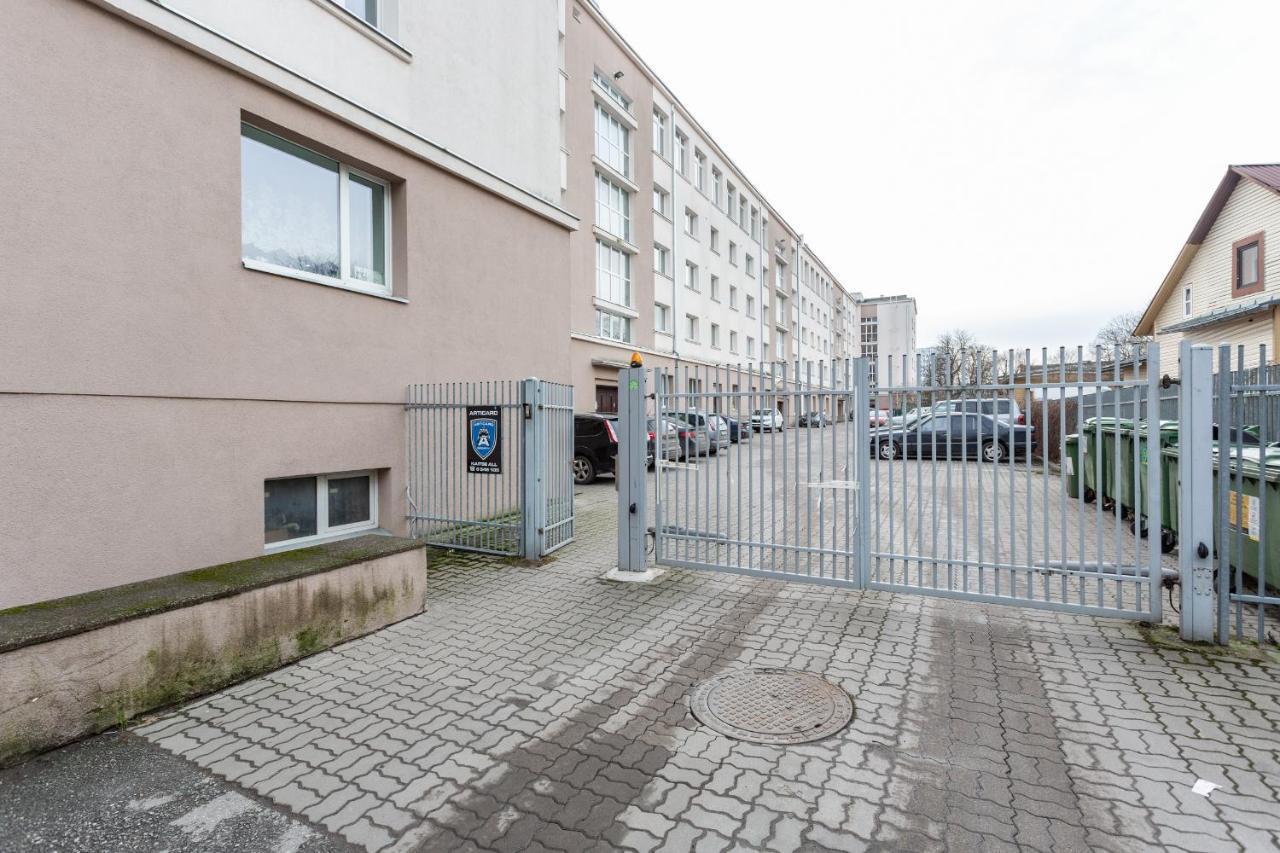 טאלין 3 Room Central Apartmend 90M2 Parking For One Car Fifth Floor And The Building Does Not Have An Elevator מראה חיצוני תמונה