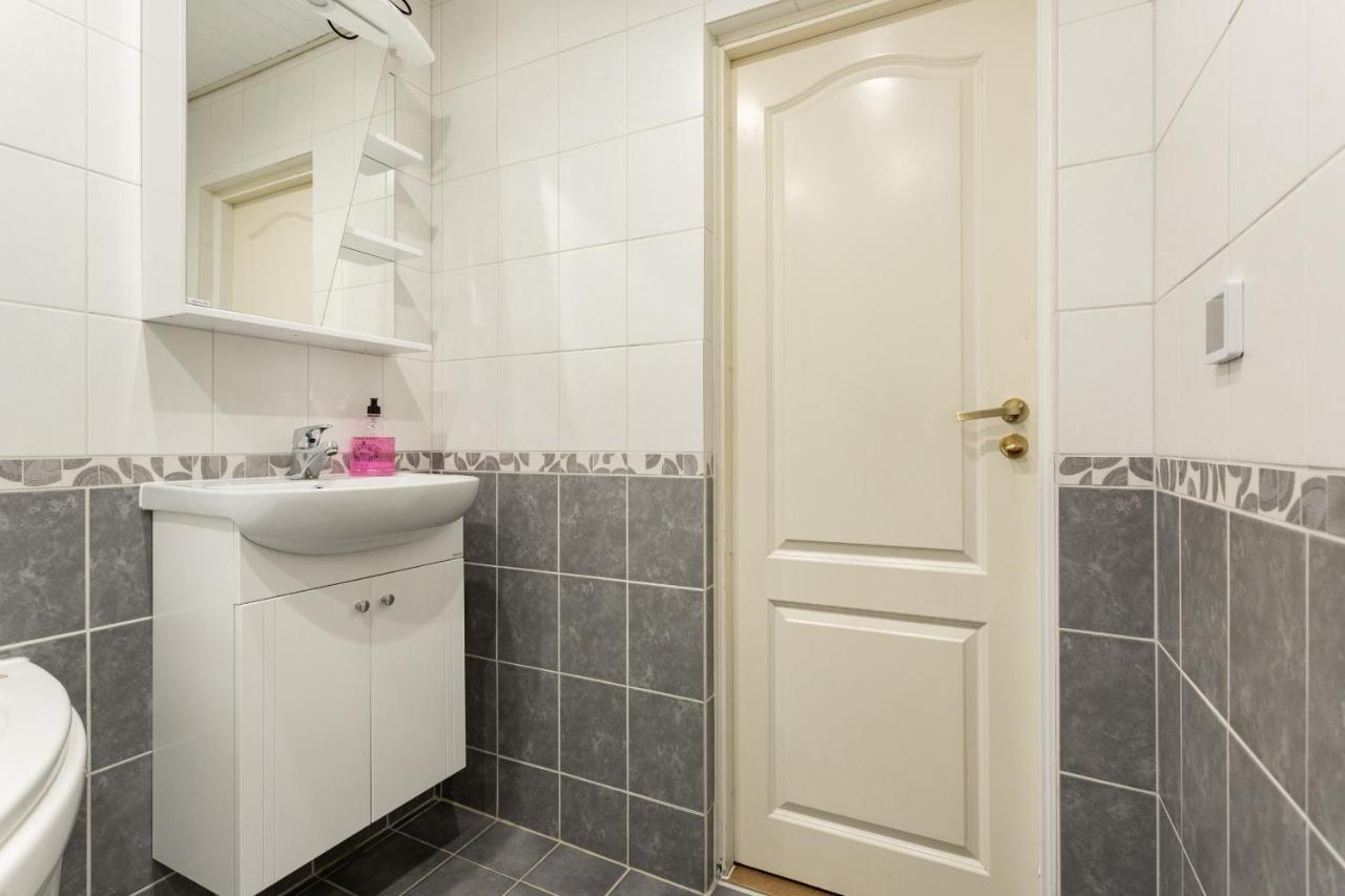 טאלין 3 Room Central Apartmend 90M2 Parking For One Car Fifth Floor And The Building Does Not Have An Elevator מראה חיצוני תמונה